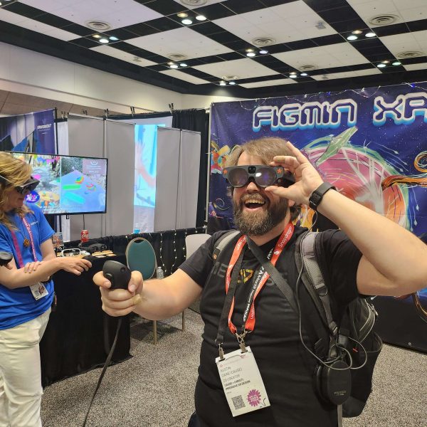 Cause in the Magic Leap 2, having fun with Figmin XR